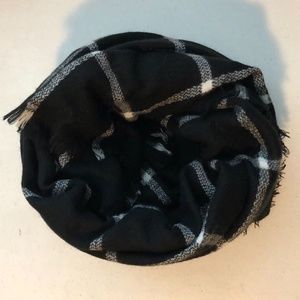(NWD) Women's Charter Club Windowpane Supersoft Square Wrap Black ONE SIZE